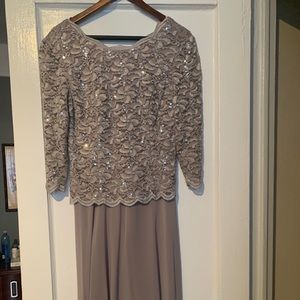 Alex Evenings formal dress